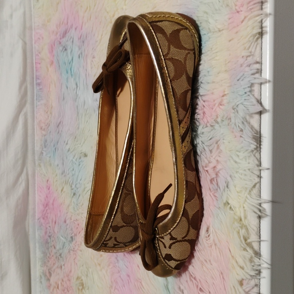 (X-100) SALE! Coach Ballet Flats W Gold Detail Sz.8M They can fit 8.5 Like New - Picture 9 of 15